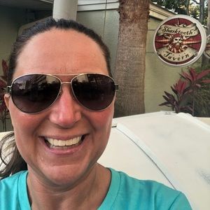 Meet your Posher, Stephanie